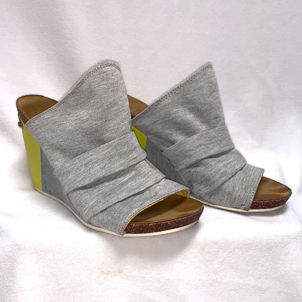 JUICY COUTURE color block wedge